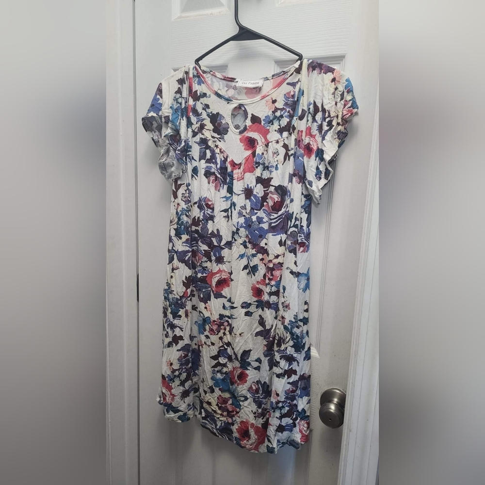 Cold shoulder top